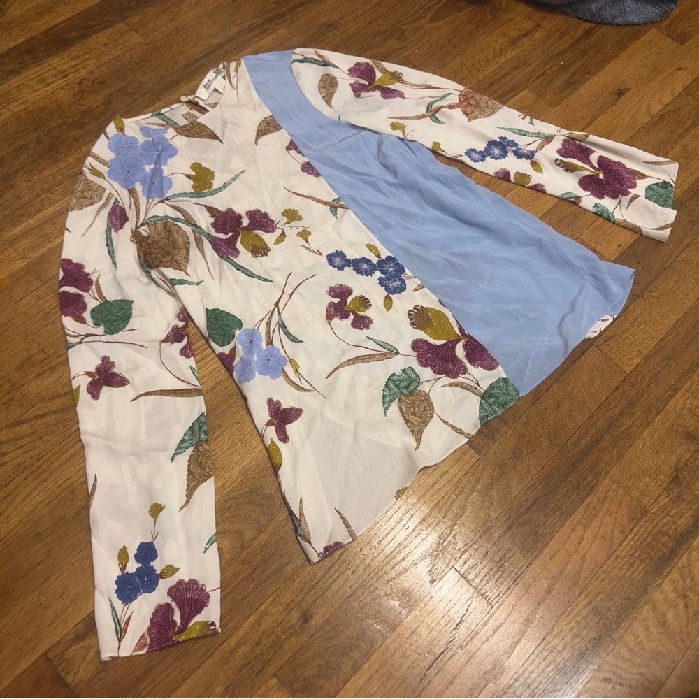 Diane Von Furstenberg Leaf Pattern blouse 4 women (ACCEPTING OFFERS)